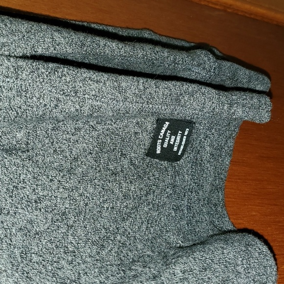 NWT Men's Roots Small Long Sleeve - Picture 4 of 7